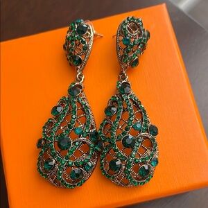 Gold tone emerald stone pierced earring Nadri